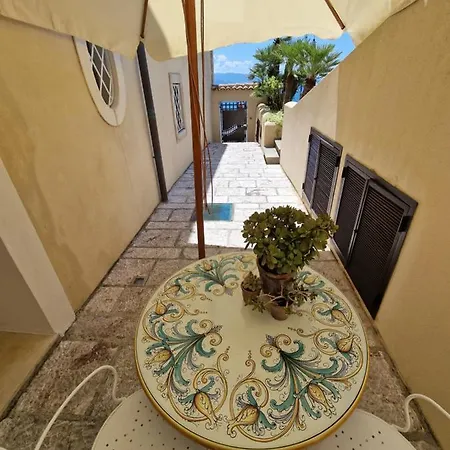 Ngonia Bay Boutique Hotel 4*
