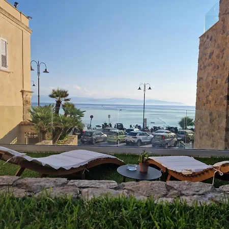 Hotel Ngonia Bay Boutique 4*