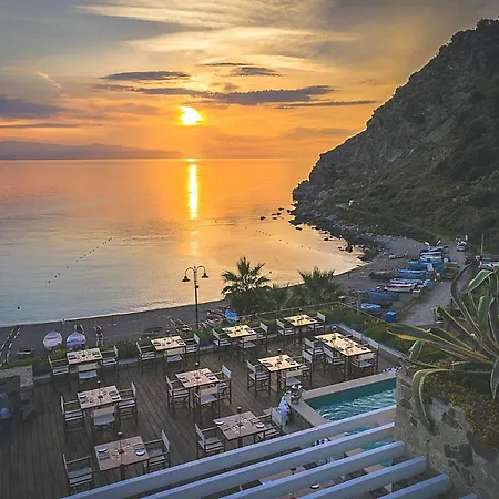 Ngonia Bay Boutique 3*