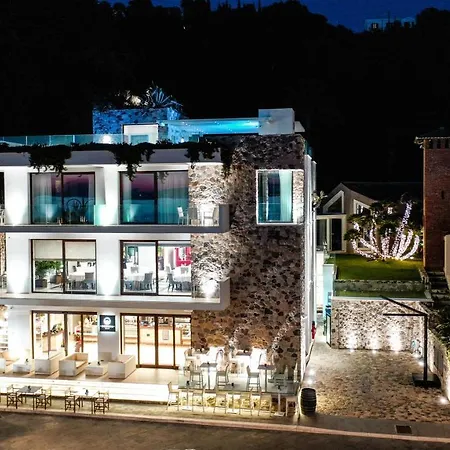 Ngonia Bay Boutique 4*