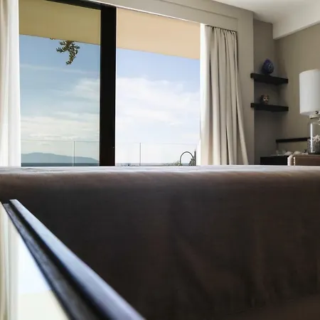 Ngonia Bay Boutique Hotel 4*