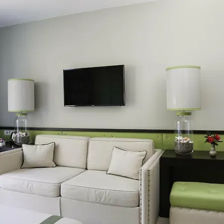 Ngonia Bay Boutique 4*