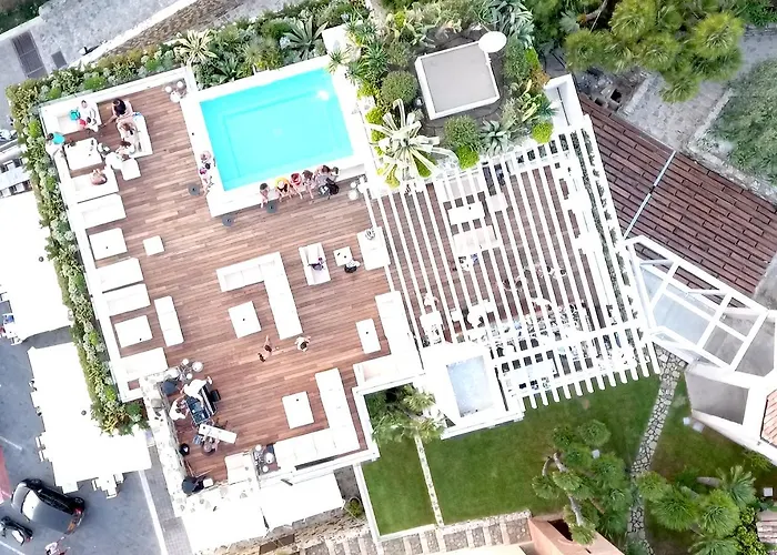 Ngonia Bay Boutique 4*